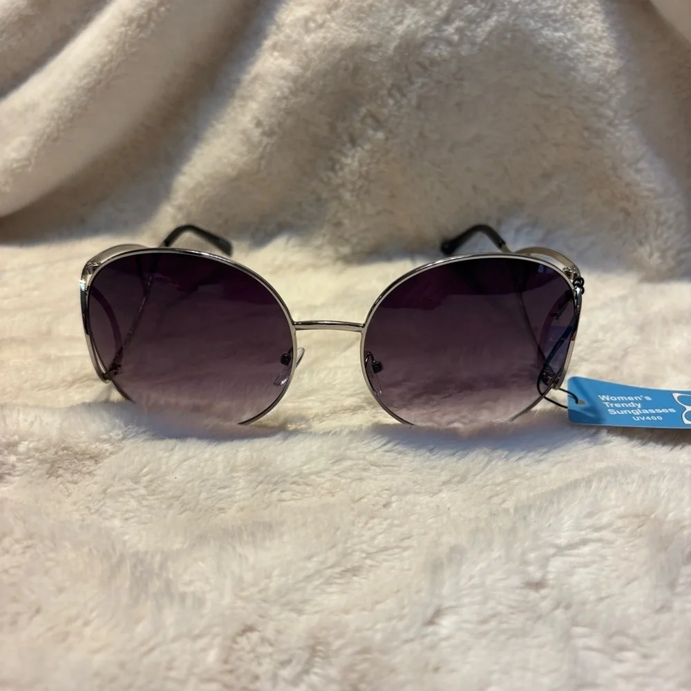NWT Sunglasses Black Silver Wire Frames UV400 Sun Protection Retro 70s vibe
